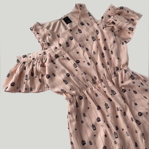 City Streets Cold Ruffle Shoulder Light  Pink Birdcage Printed Dress - Picture 5 of 12